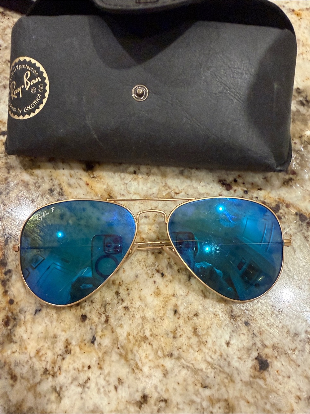 Ray-Ban Aviator Sunglasses with Blue Mirrored Lenses and Gold Frame